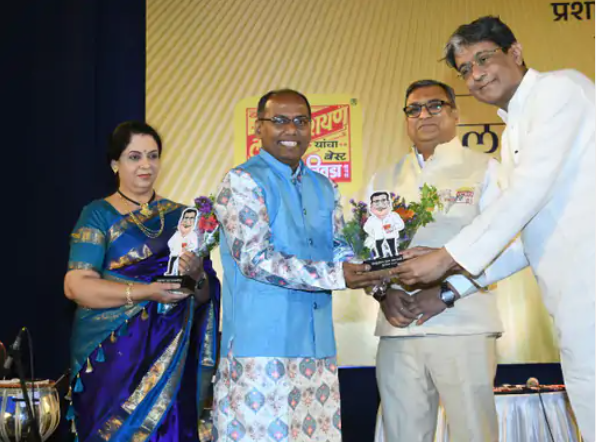 Divya Marathi - Babulal Data Kalagaurav Purskar